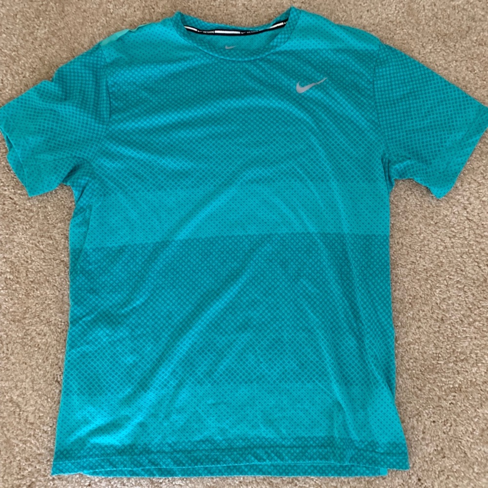Nike dri fit shirt size large
